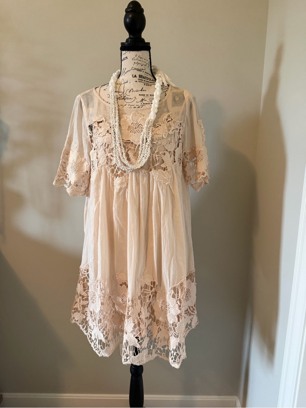 HOLDING HORSES Blush Lace Midi Dress size 6